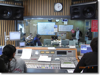「のってけラジオ」スタジオ風景